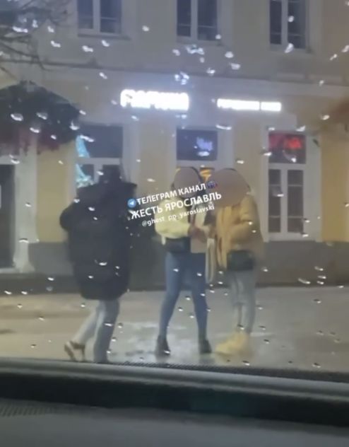 Молодая ярославна на улице Кирова порезала подругу ножом из-за 90-тысячного долга