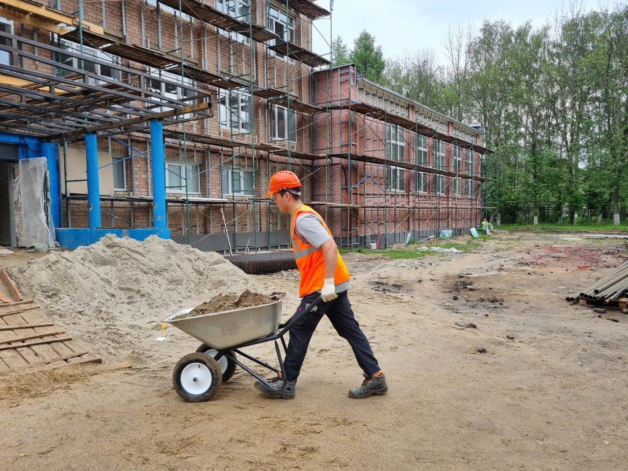 Михайловскую среднюю школу под Ярославлем откроют после ремонта к новому учебному году