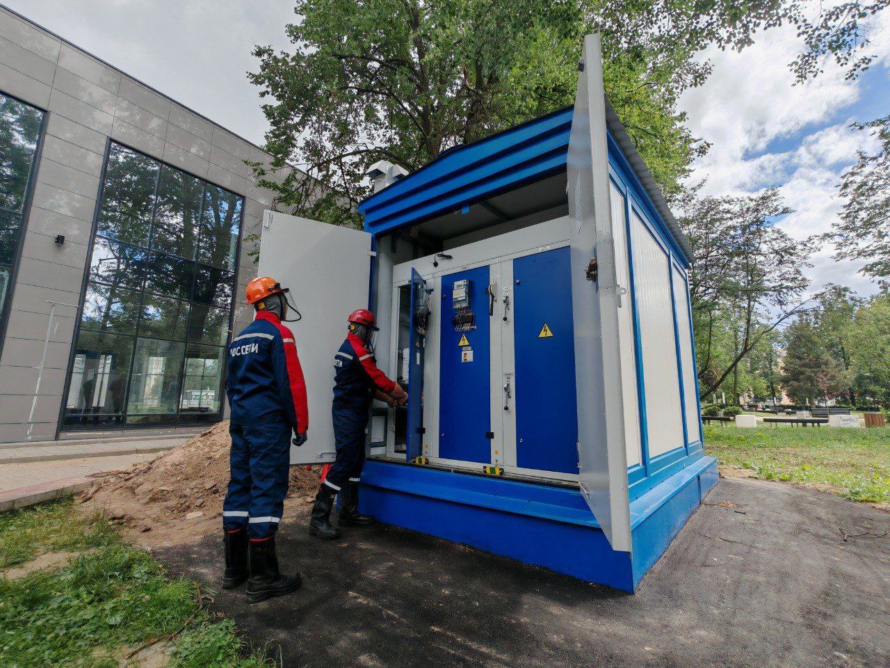 «Россети Центр» подключили к сетям светодиодный медиаэкран в Ярославле