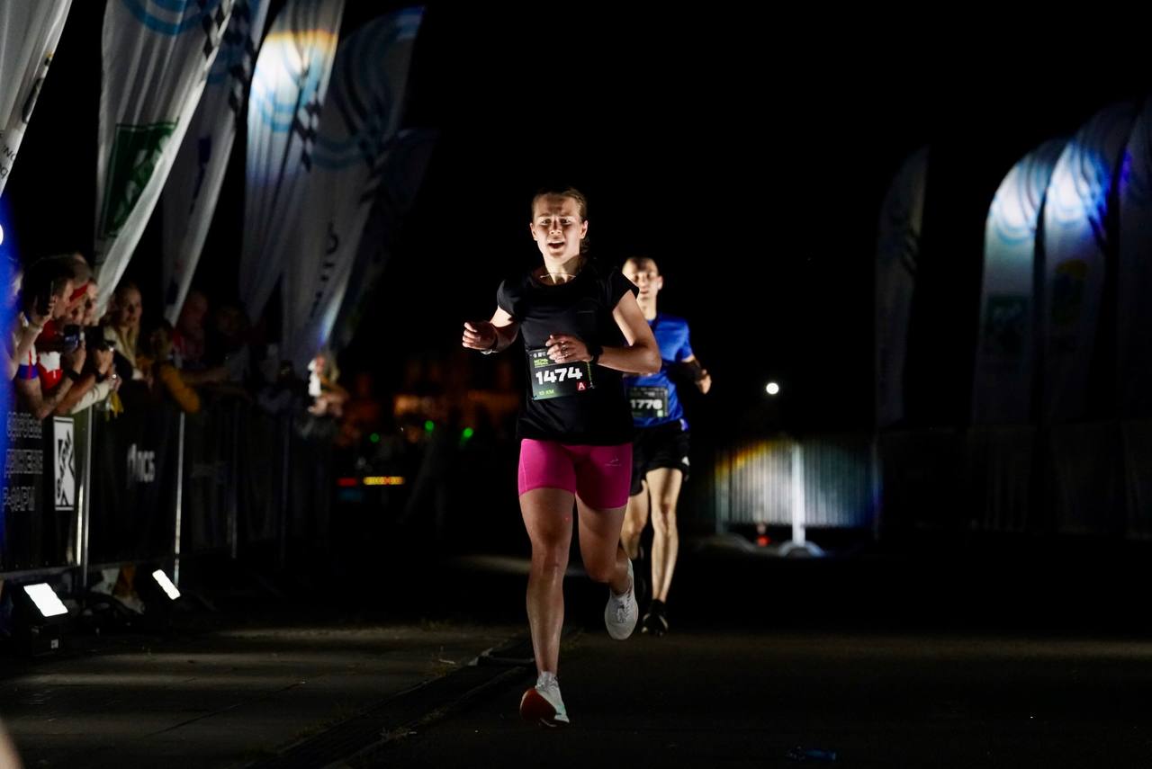 Около двух тысяч человек приняли участие в ночном забеге «Ночь. Стрелка. Ярославль»