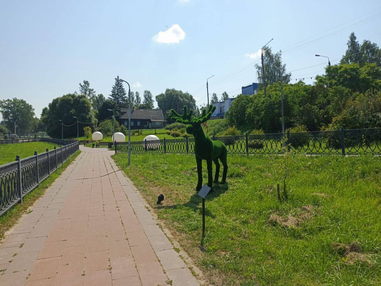 Благоустроенный пляж появился в Большом Селе Ярославской области