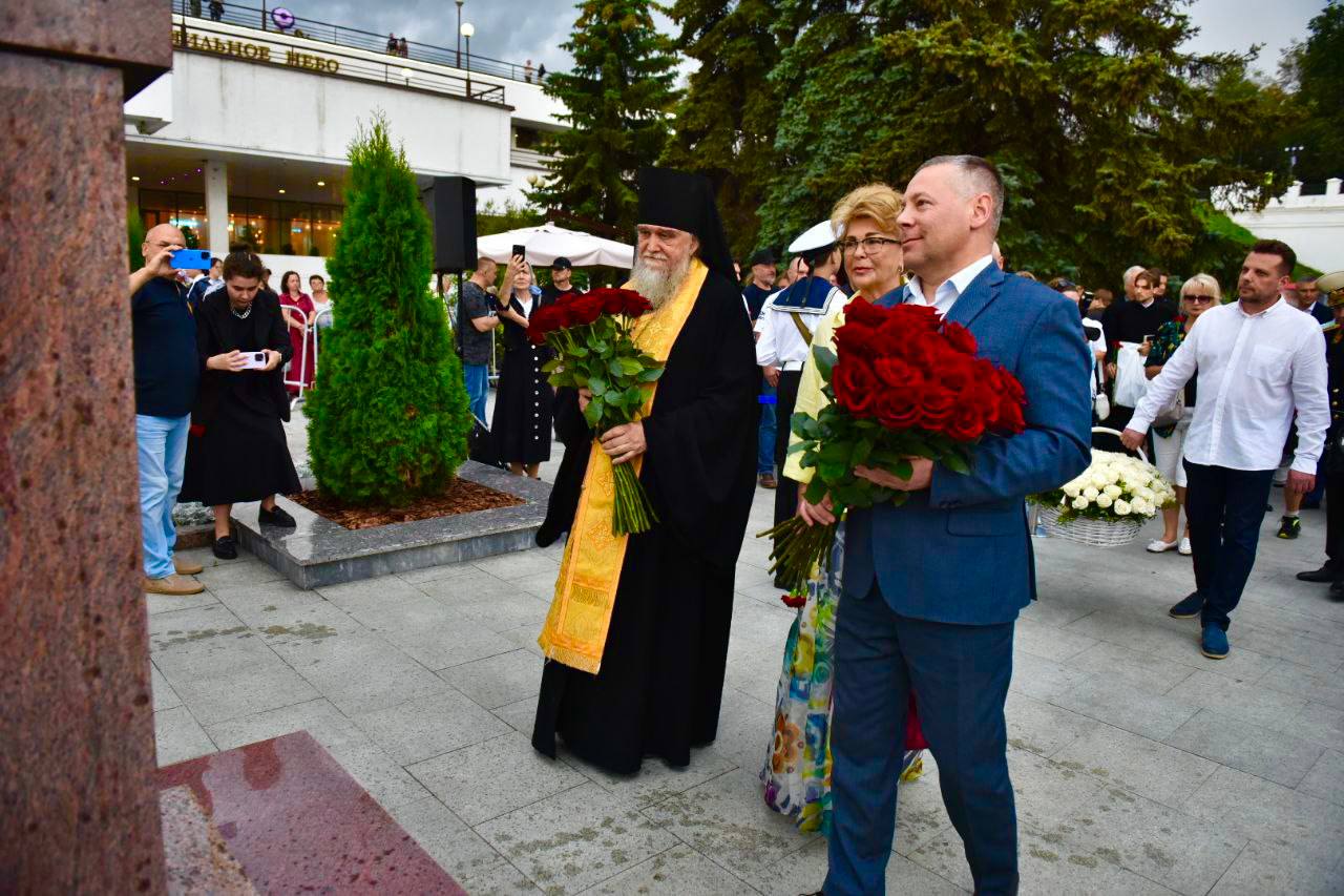 Михаил Евраев принял участие в церемонии открытия бюста адмирала Федора Ушакова