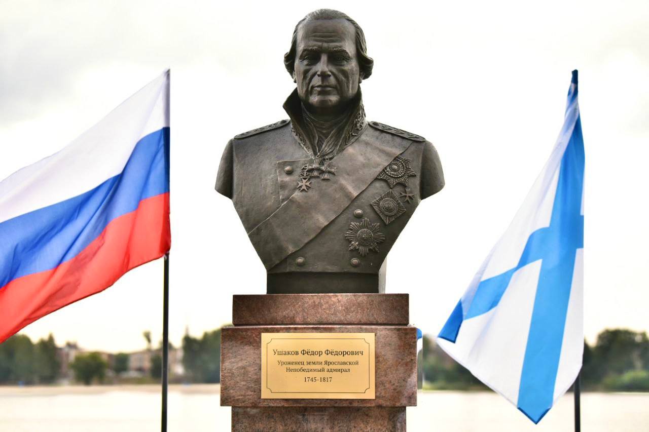 Михаил Евраев принял участие в церемонии открытия бюста адмирала Федора Ушакова