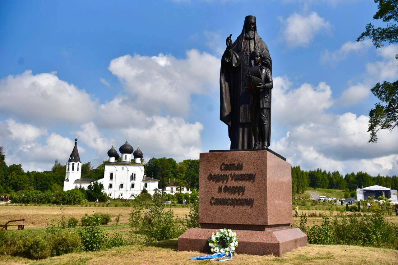 Молитвослов адмирала Ушакова в год 280-летия адмирала передан в Ярославскую область