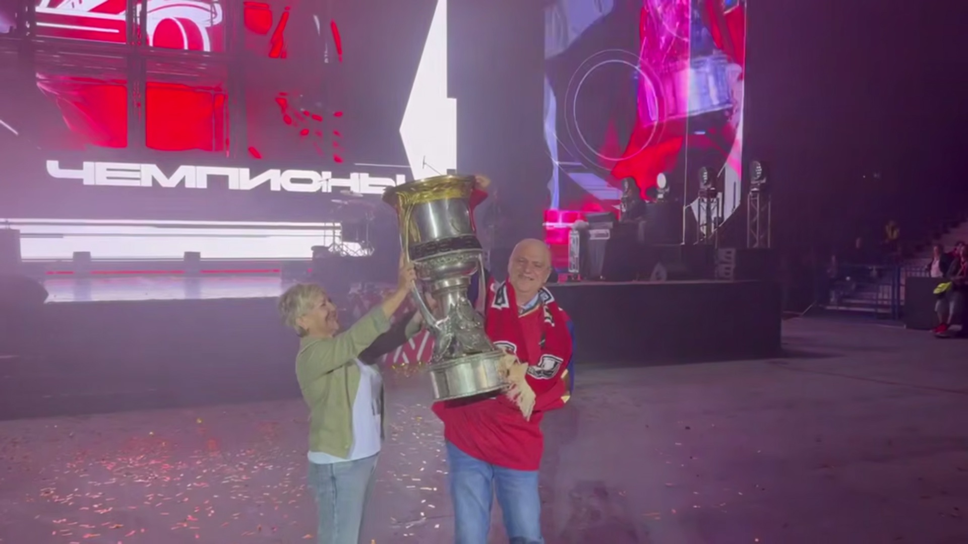 На вечере чествования «Локомотива» отметили преданного болельщика команды