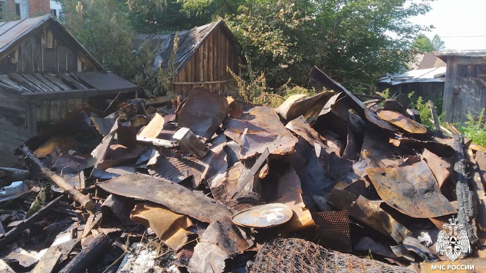 Массовый пожар произошел в поселке Красный Профинтерн Некрасовского округа