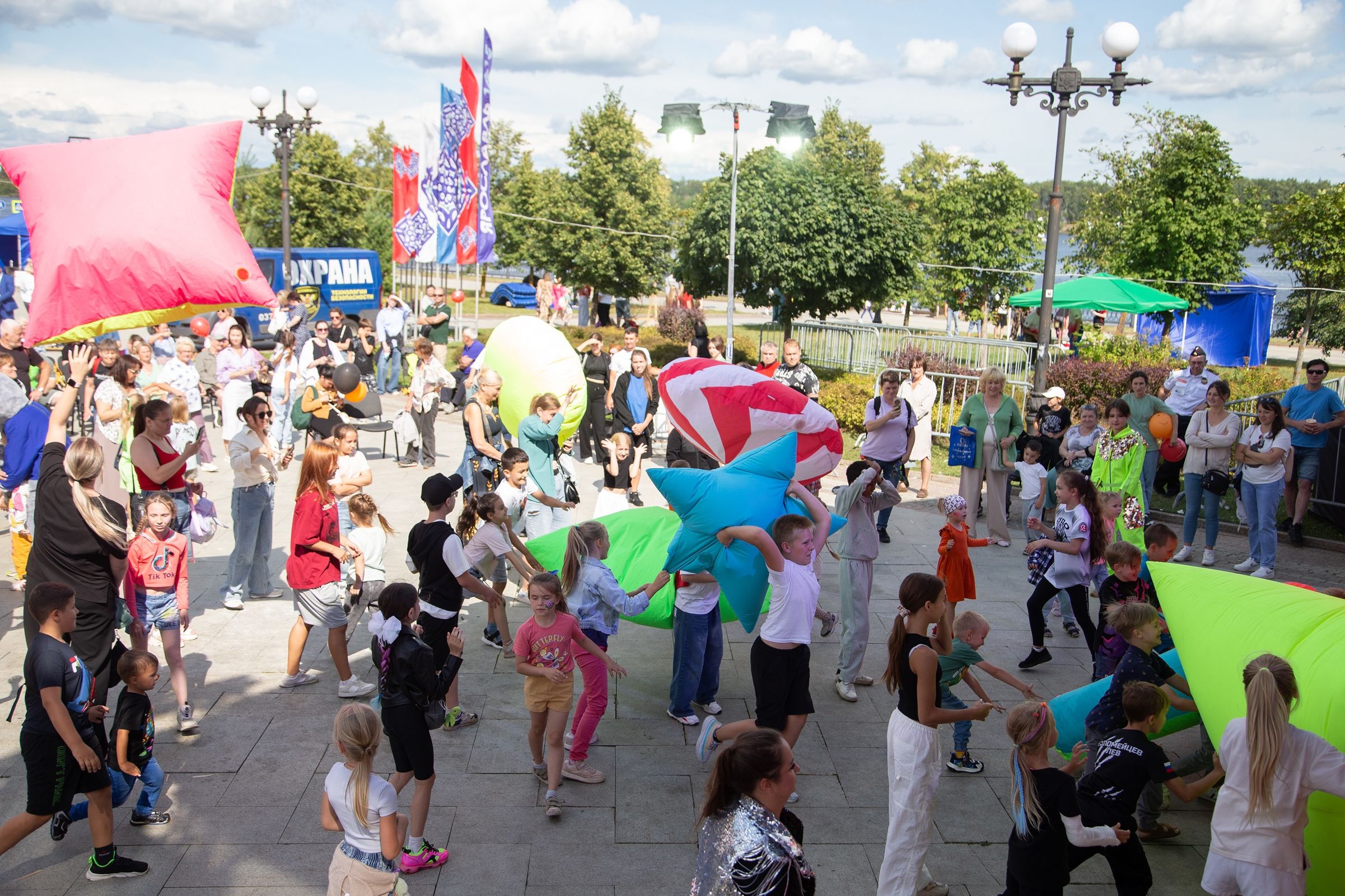 Сбер организовал семейную площадку на Дне физкультурника в Ярославле