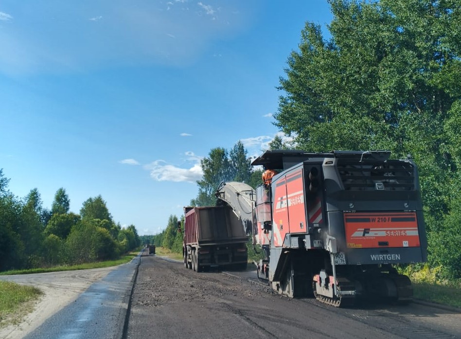 В Ярославской области ремонтируют 12-километровый участок региональной трассы