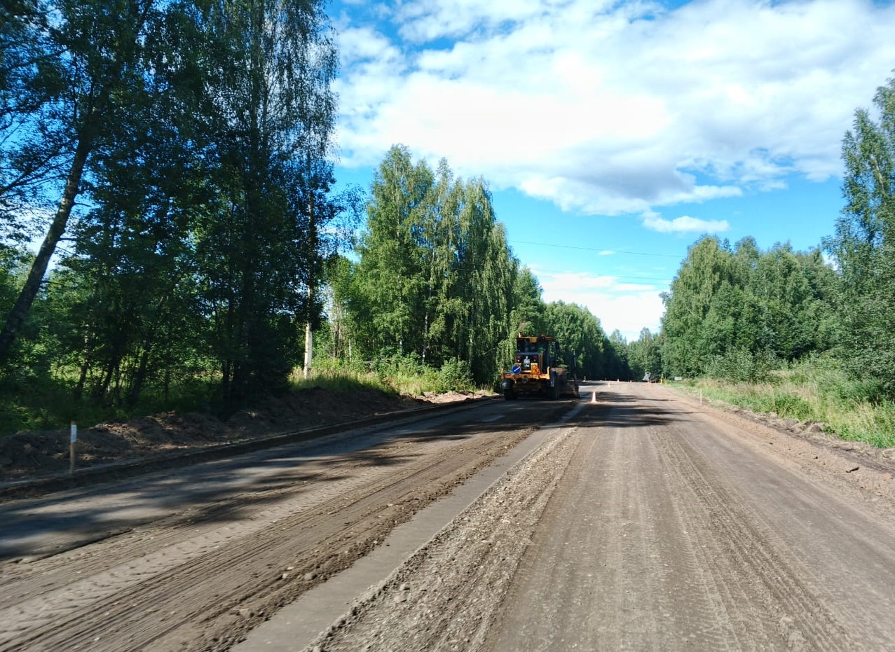 В Ярославской области ремонтируют 12-километровый участок региональной трассы