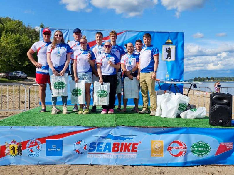 В соревнованиях на Волге в Ярославле приняли участие пловцы на адаптивных сибайках