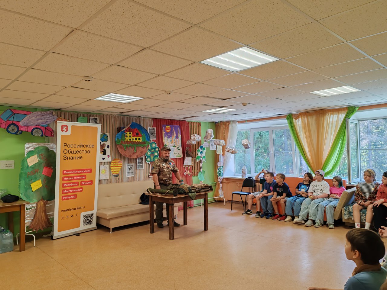 Ярославцы провели патриотические встречи со школьниками