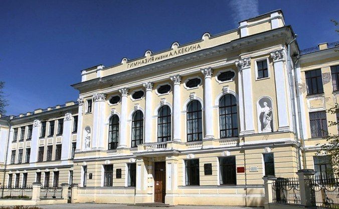 Определен подрядчик для ремонта фасада гимназии имени Кекина в Ростове Великом