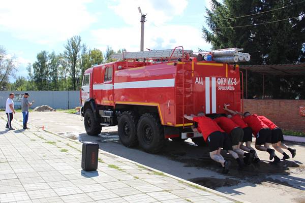 Звезда силового экстрима открыл соревнования в ярославской колонии