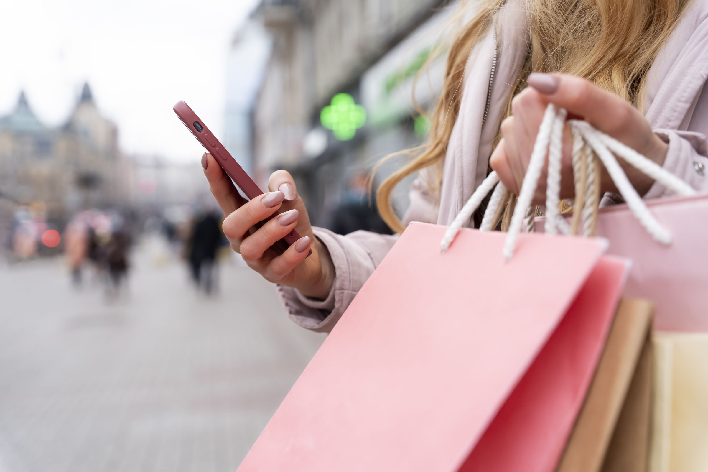 Следят за трендом: эксперты рассказали, как часто ярославцы покупают популярные вещи