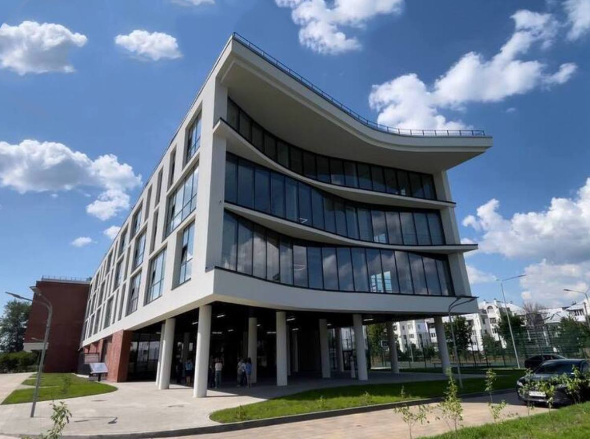 Власти рассказали, как подать заявление в новую школу на Большой Федоровской в Ярославле