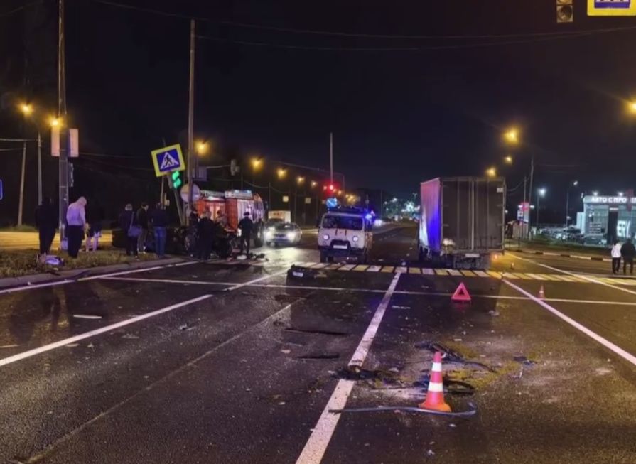 В результате ДТП на выезде из Ярославля погиб пассажир «Мерседеса»