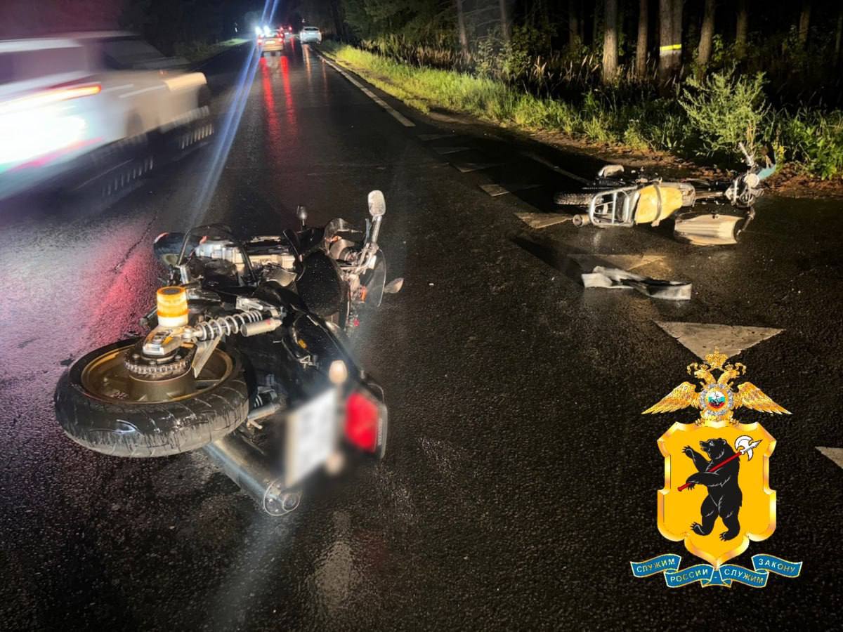 Под Ярославлем в аварии с мотоциклом пострадал подросток