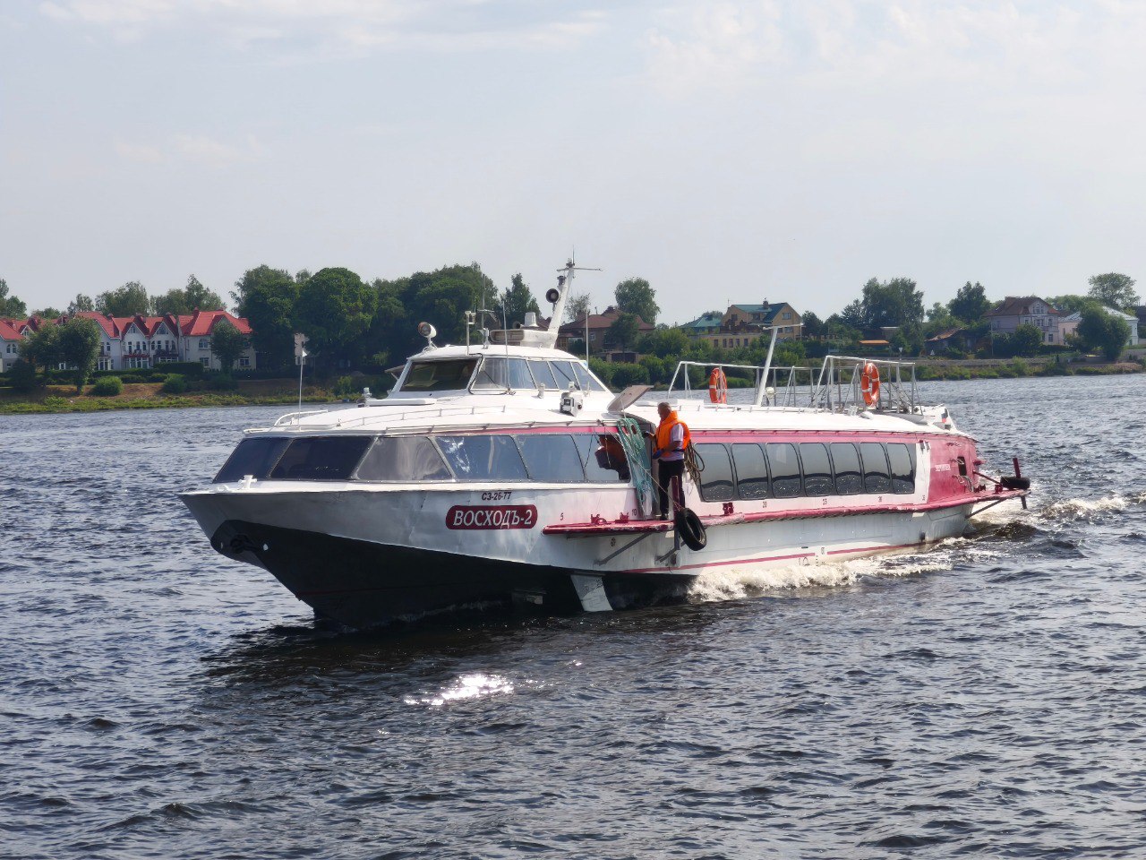 Рейсы скоростного судна между Ярославлем и Рыбинском возобновили