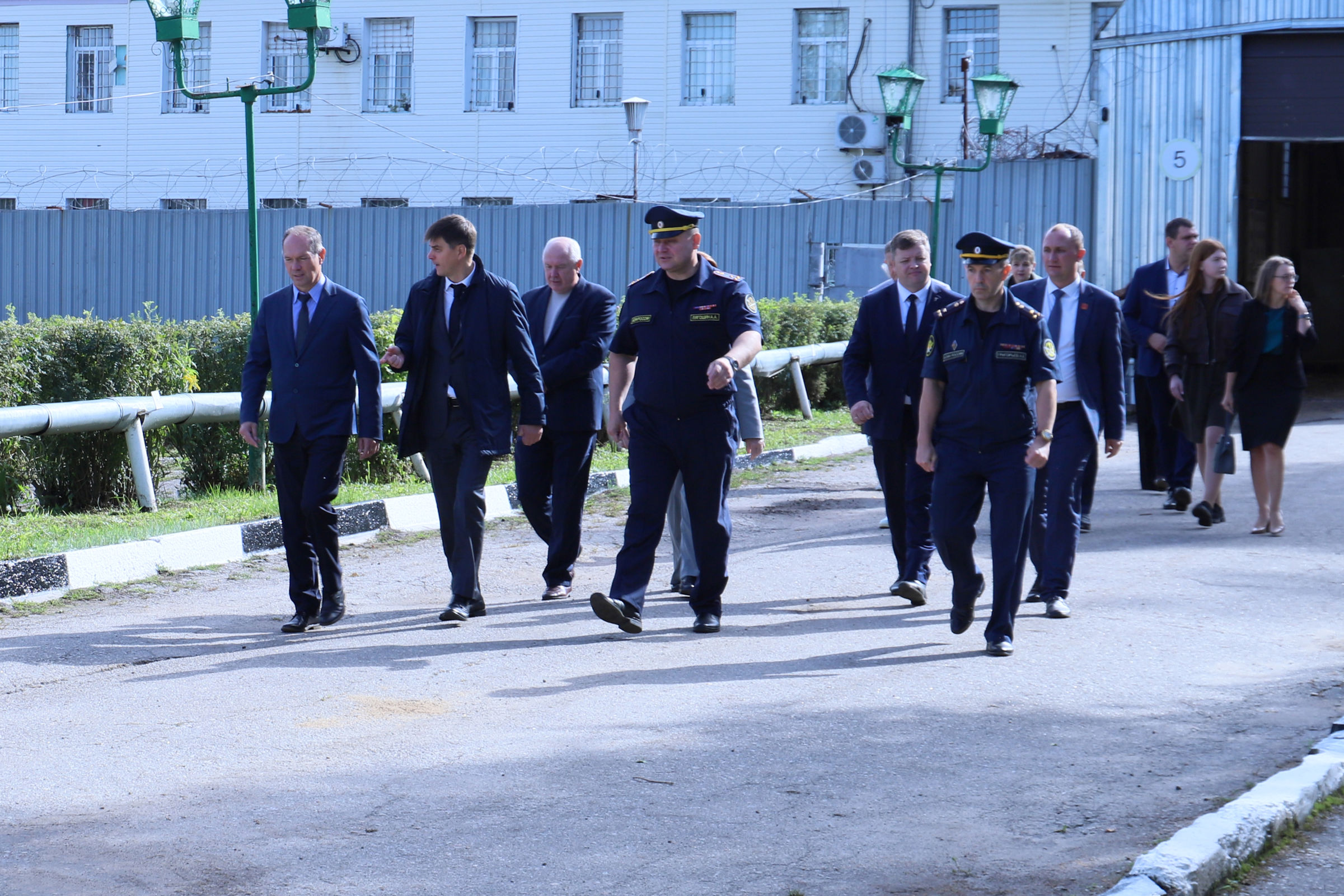 Зампред правительства региона оценил продукцию осужденных ярославской колонии