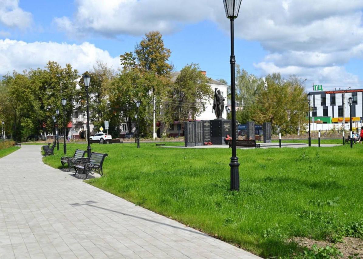 В Гаврилов-Яме после капитального ремонта открыли Советскую площадь