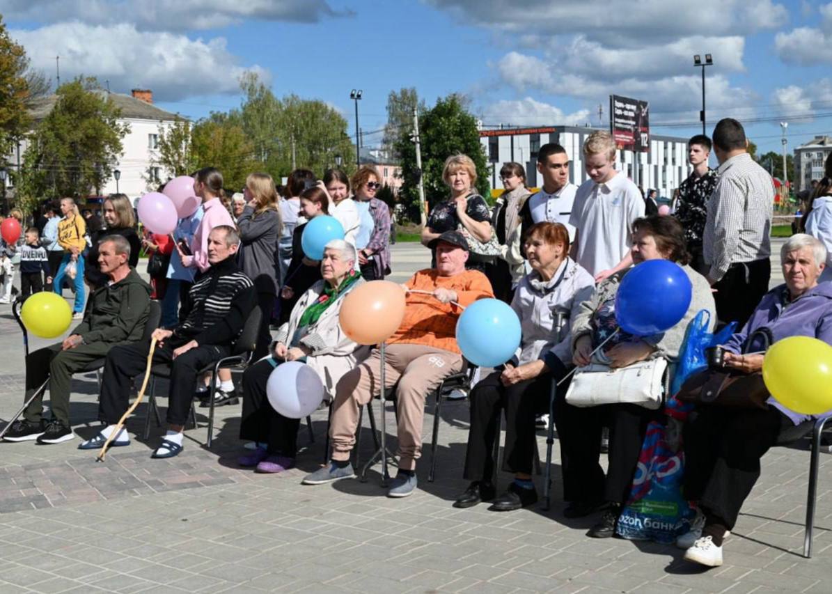 В Гаврилов-Яме после капитального ремонта открыли Советскую площадь