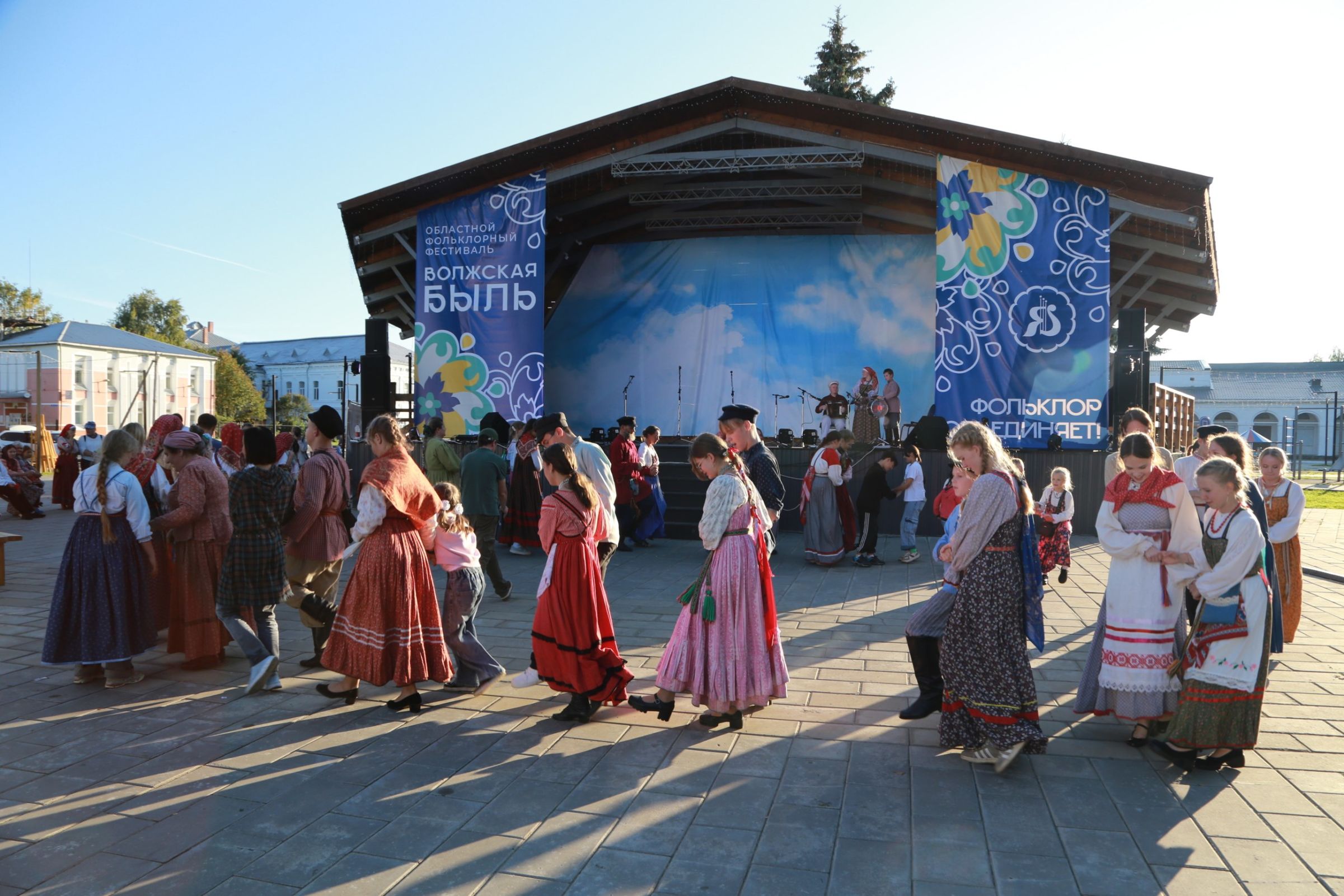Фольклорные коллективы выступили на фестивале «Волжская быль» в Ярославской области