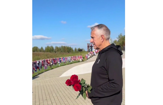 Боб Хартли запустил победную шайбу в реку на месте гибели команды «Локомотив»