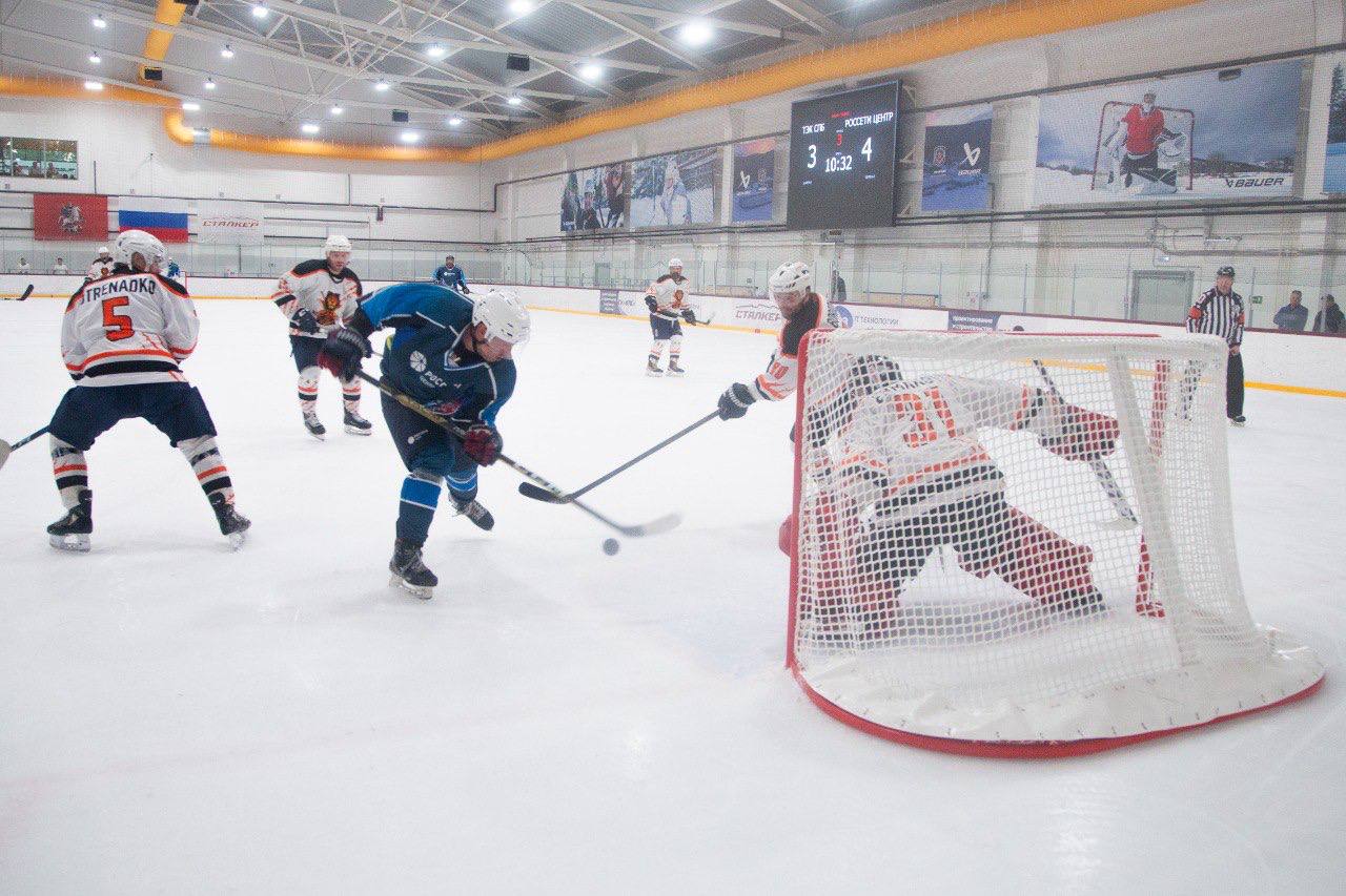Сборная команда «Россети Центр» завоевала бронзовые медали на турнире по хоккею с шайбой среди компаний ТЭК