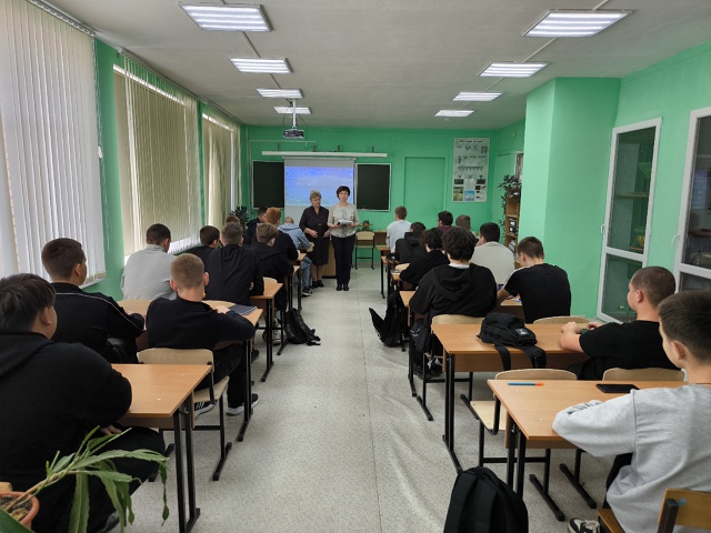 Ярославских школьников и студентов учили распознавать манипуляции мошенников