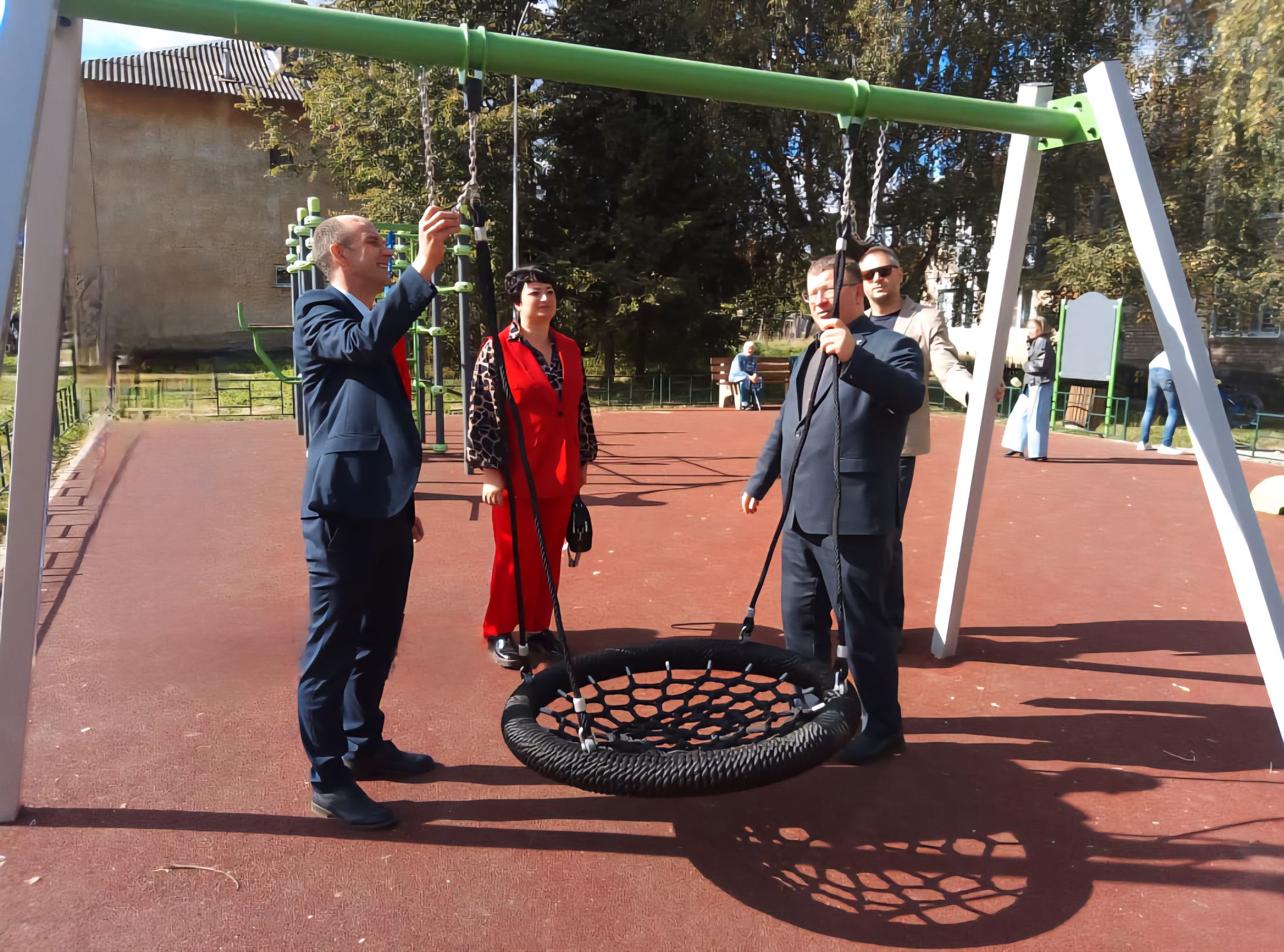 ​«Губернаторский контроль» проверил объекты благоустройства в Большесельском округе