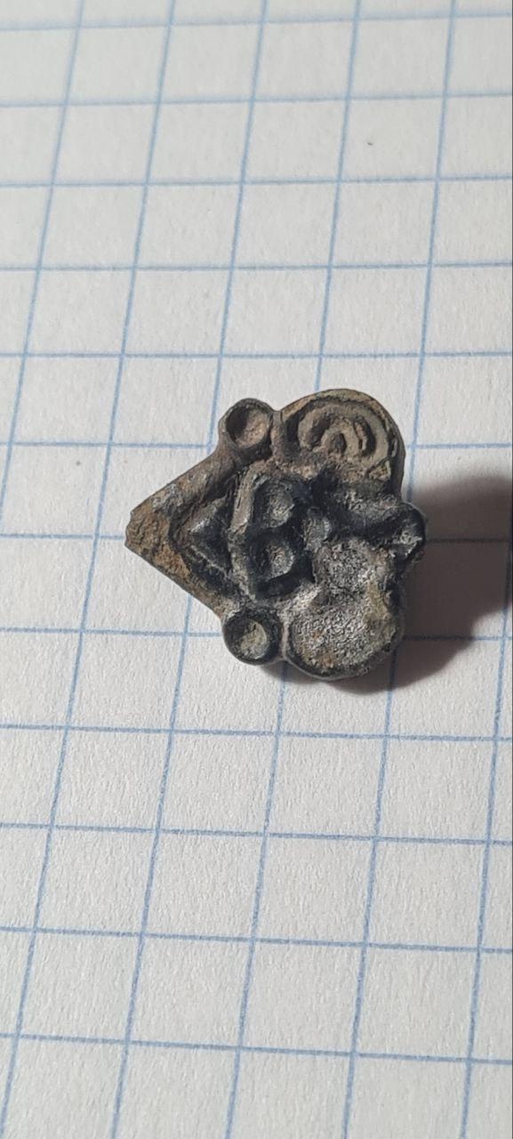 В Ростове Великом археологи нашли древние украшения