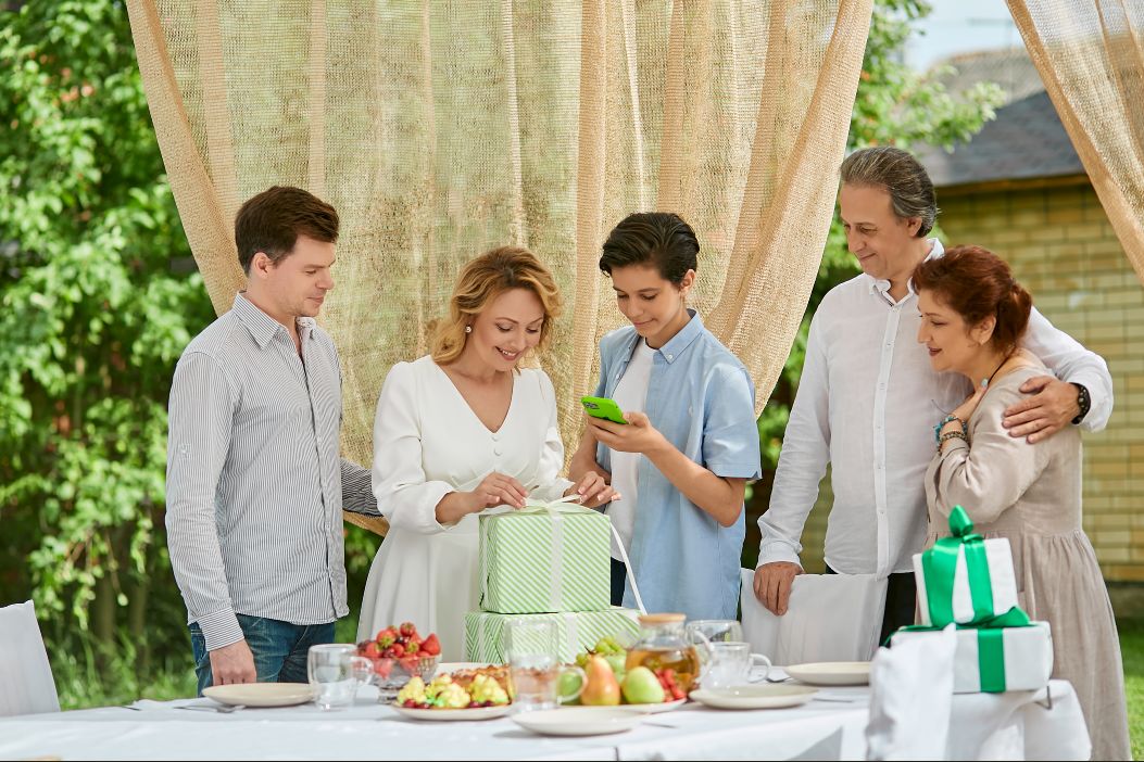 МегаФон стирает границы: в МегаСемью можно добавить близких со всей страны