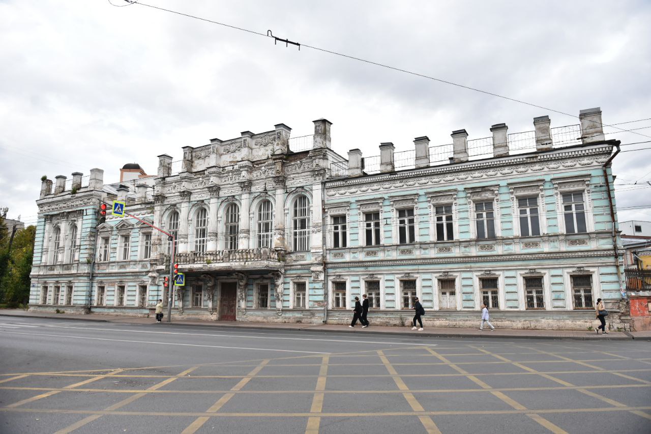 Дом с атлантами в Ярославле изымут у собственника через суд