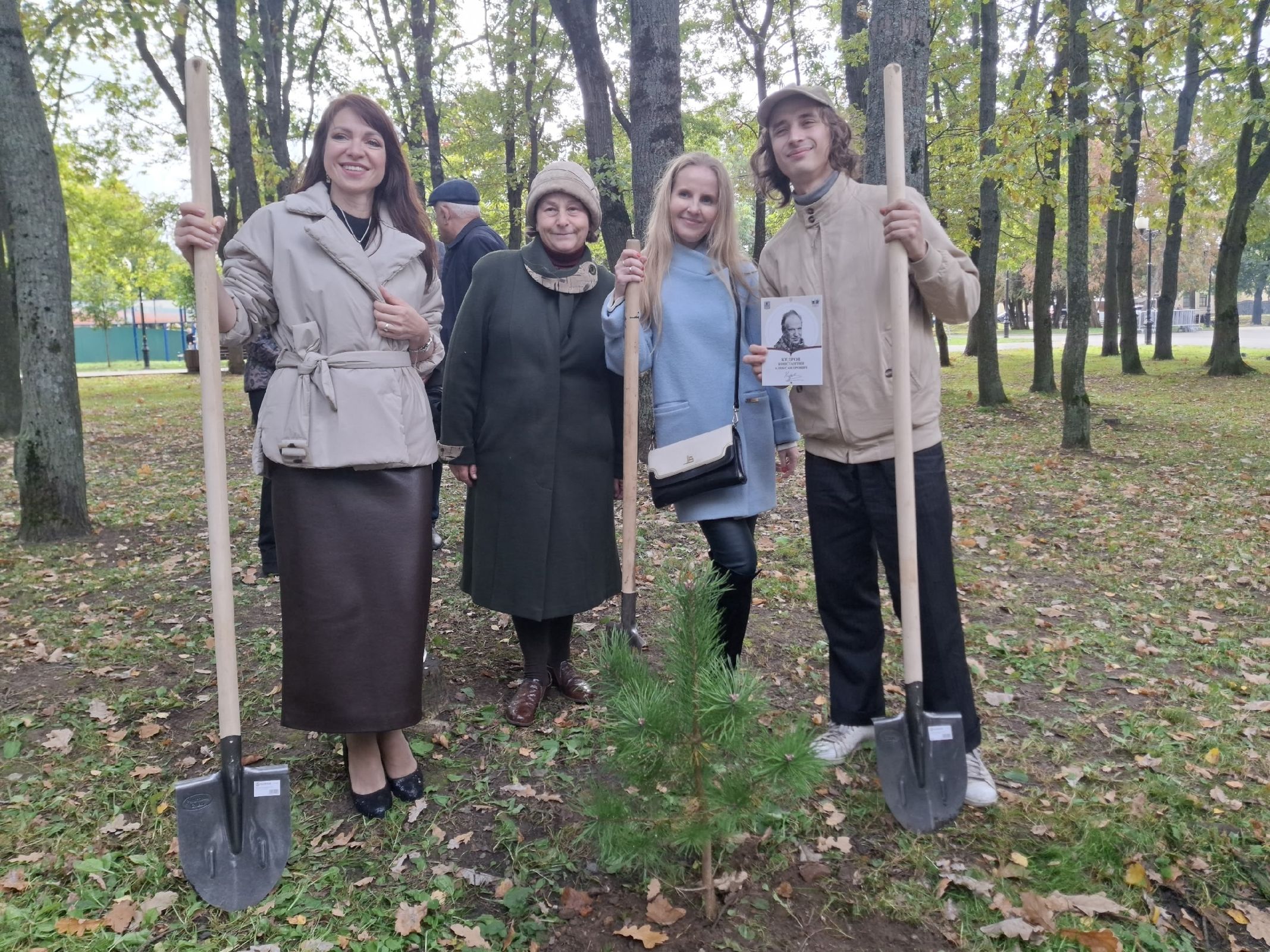 В Рыбинске открыли памятник в виде печатной машинки