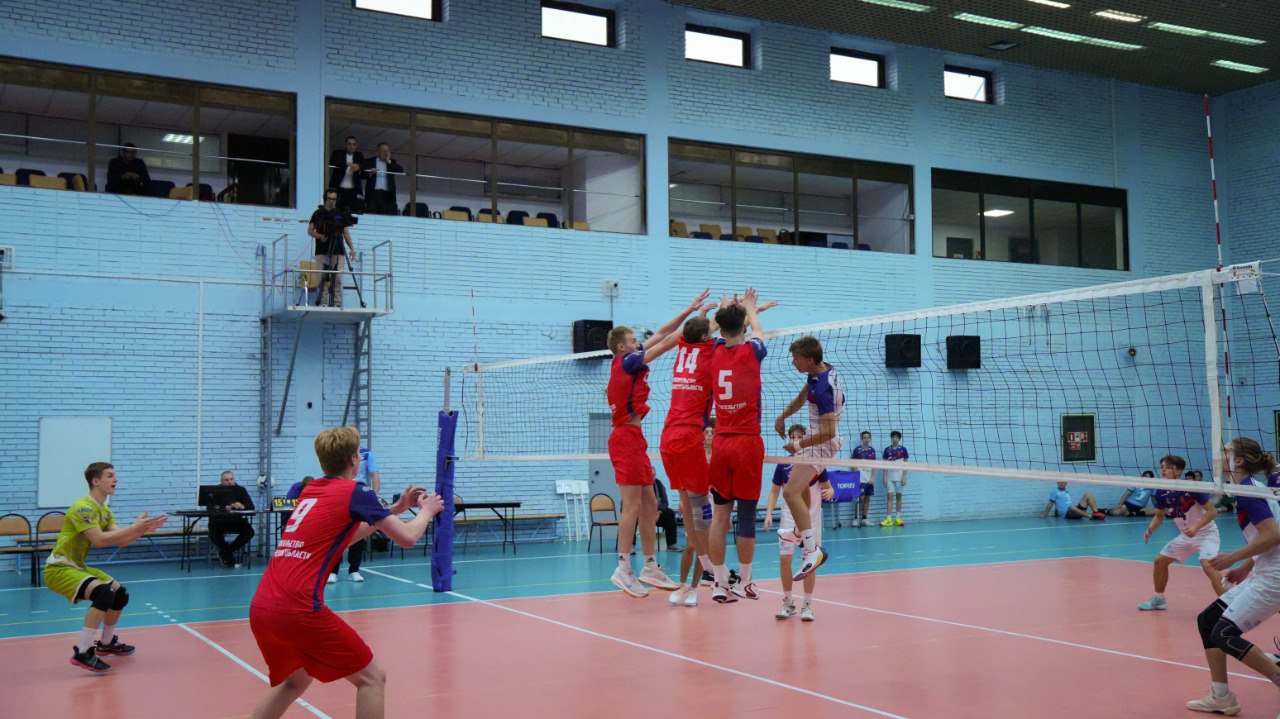 В Ярославле прошел юбилейный волейбольный турнир памяти Евгения Заяшникова