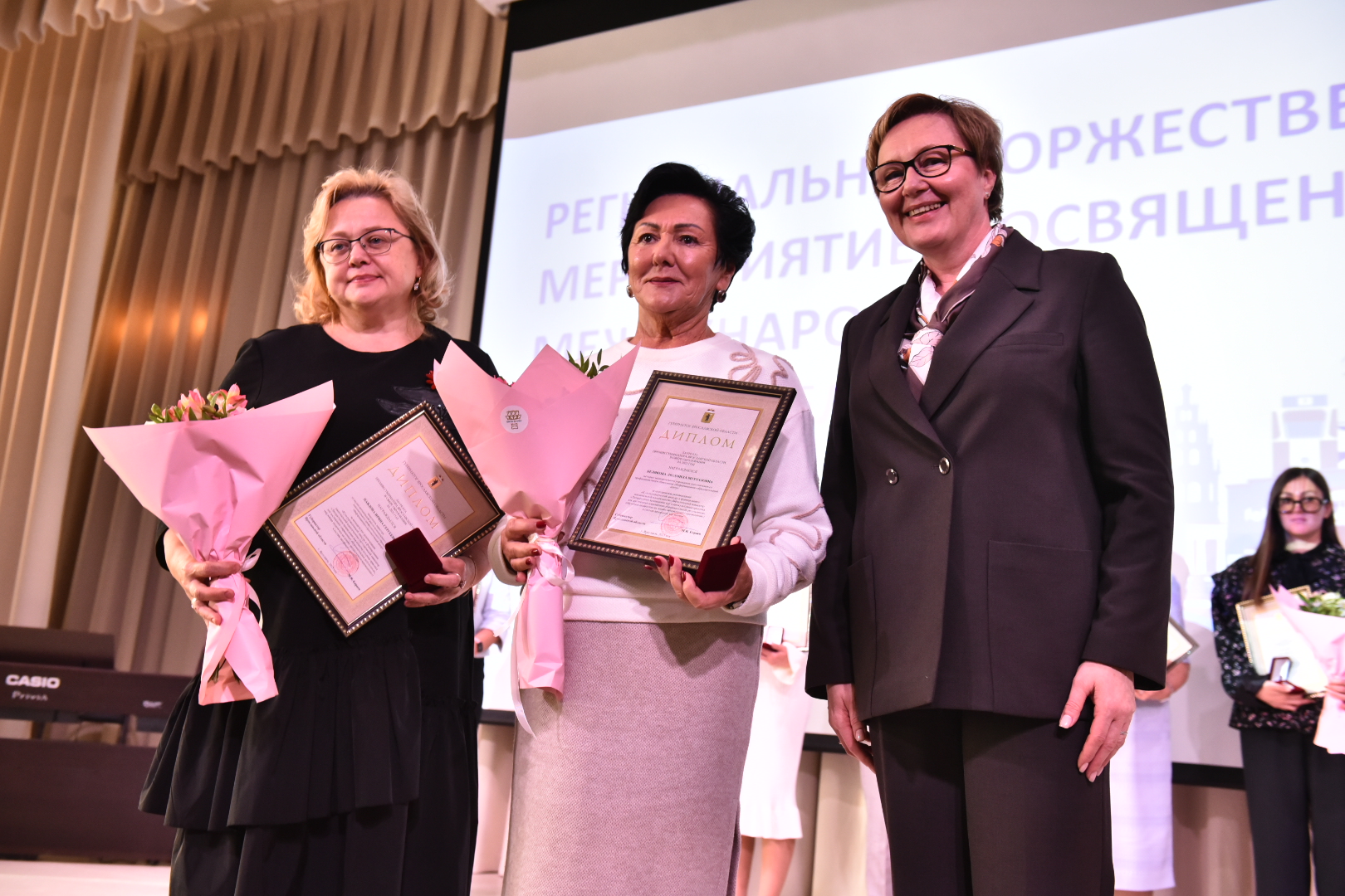 В Ярославле отметили наградами педагогов в преддверии профессионального праздника