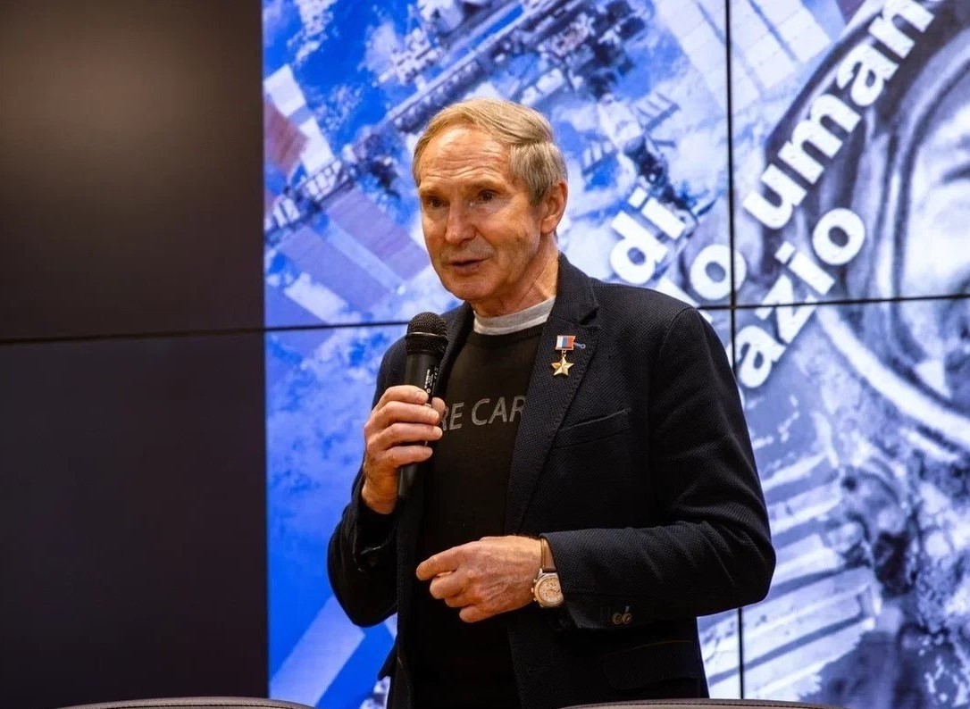 Космонавт Валерий Токарев встретился с ярославскими студентами