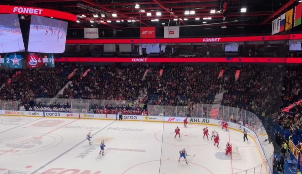 «Локомотив» на своем льду одержал победу над СКА