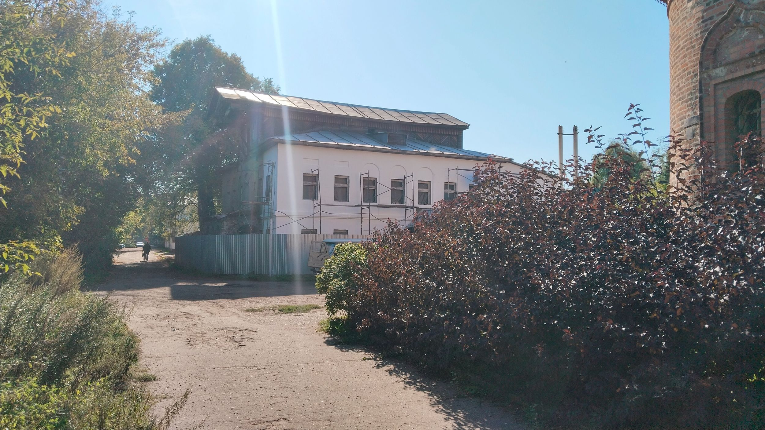 В Ярославле ведется ремонт фасадов Дома жилого купца Седова и купцов Петровых