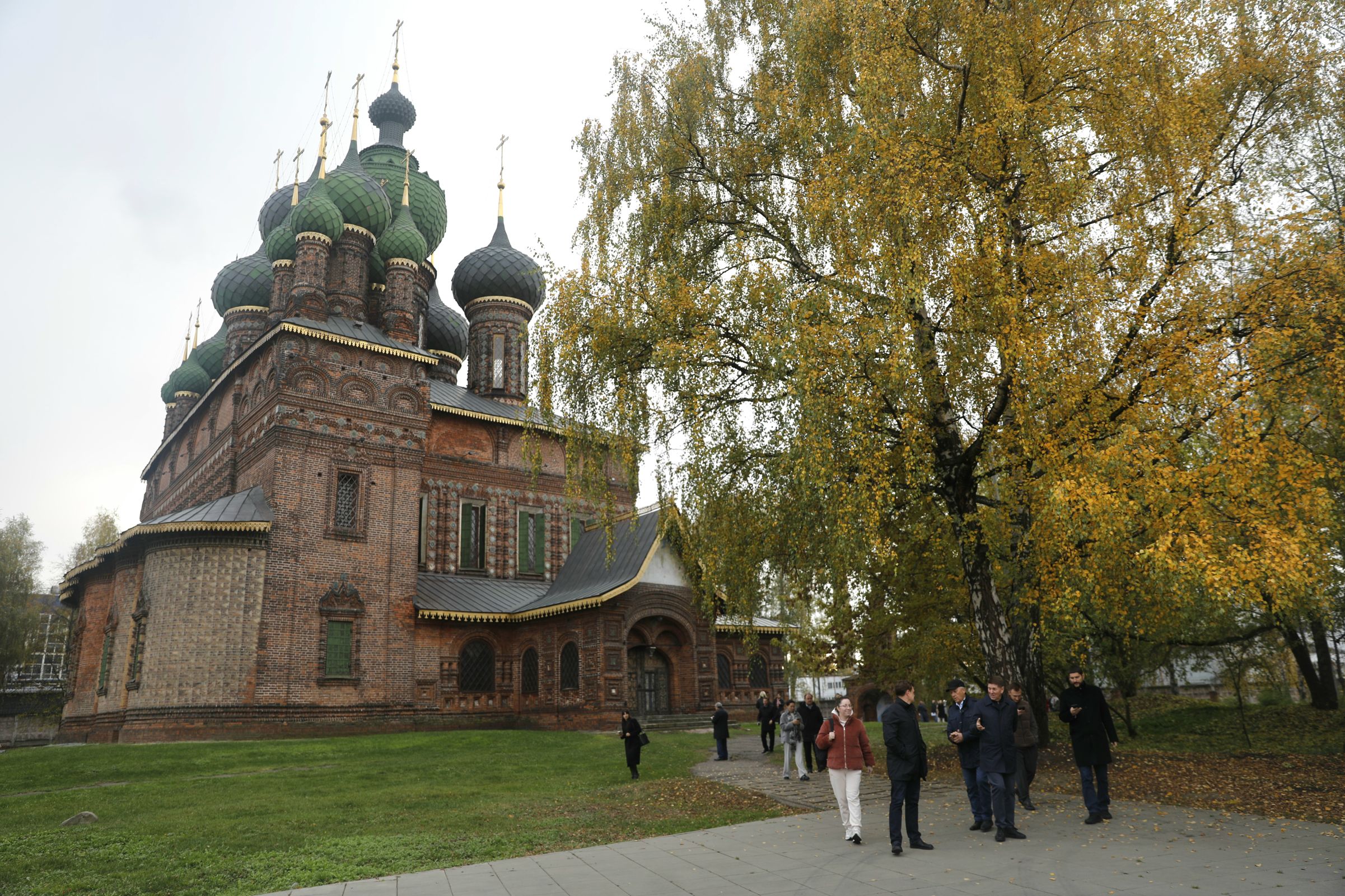 Делегация Совета Федерации знакомится с проектами комплексного развития территорий в Ярославле