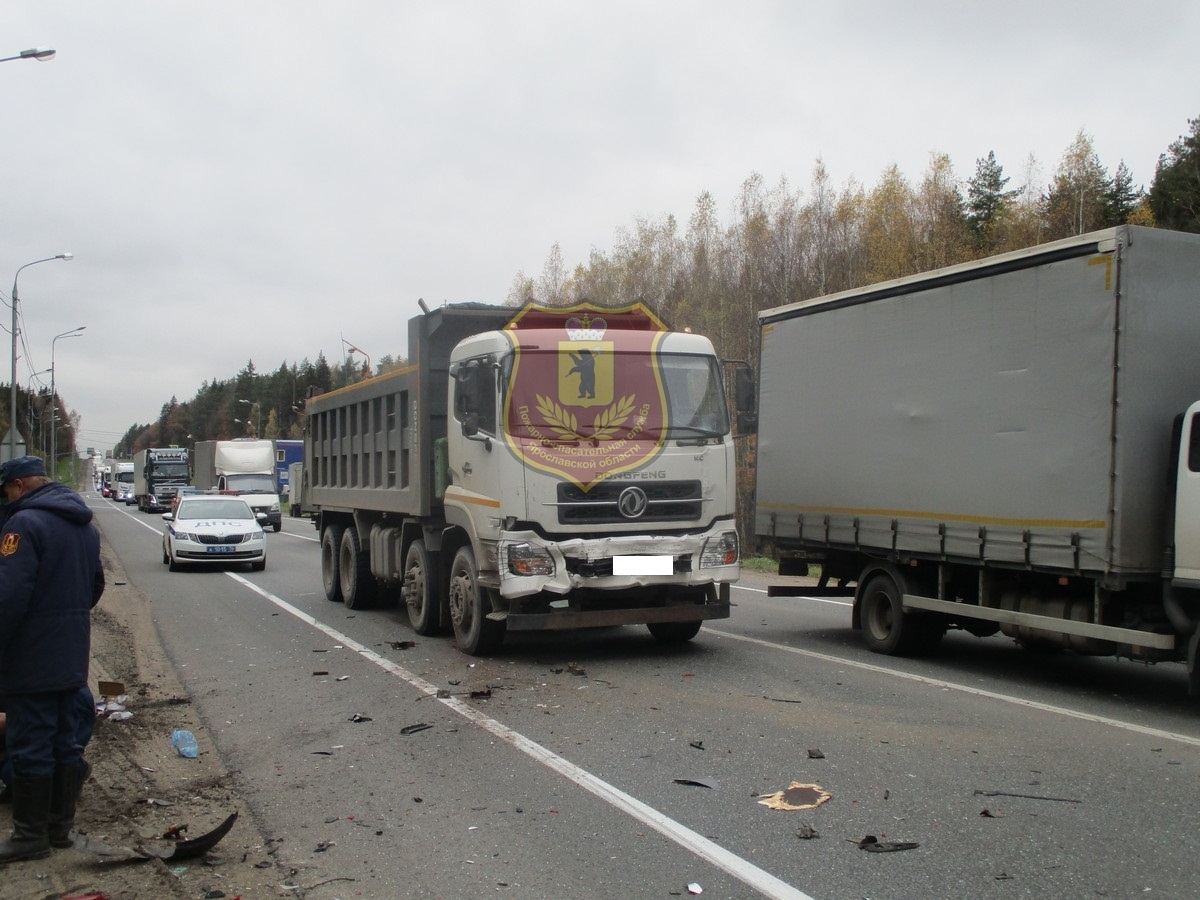 В массовом ДТП на трассе М8 в Ярославской области пострадал 63-летний мужчина