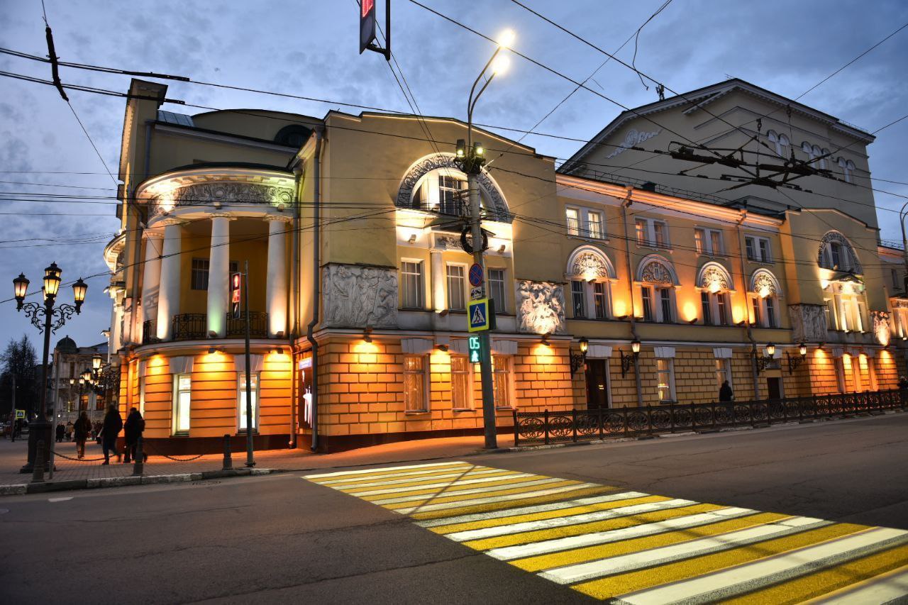 В Ярославле приведут в порядок фасады зданий с несогласованными кондиционерами и рекламой