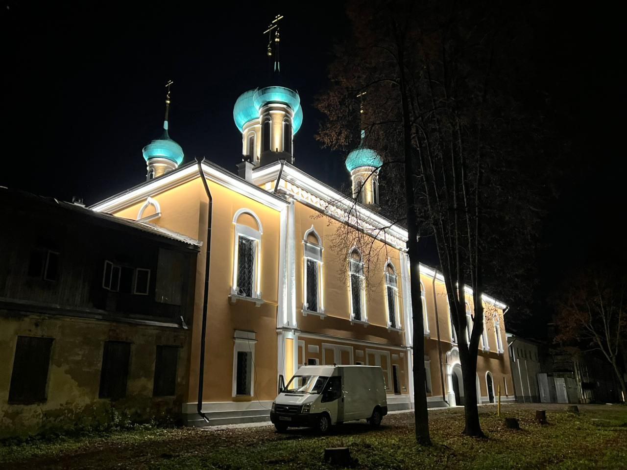 Еще пять зданий в Ярославской области украсила архитектурная подсветка