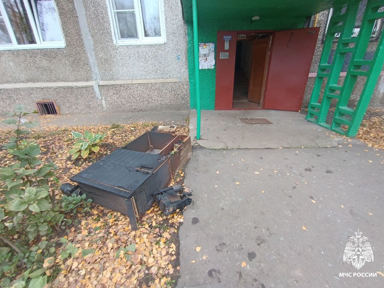 В Ярославле из пожара спасли семью с тремя детьми