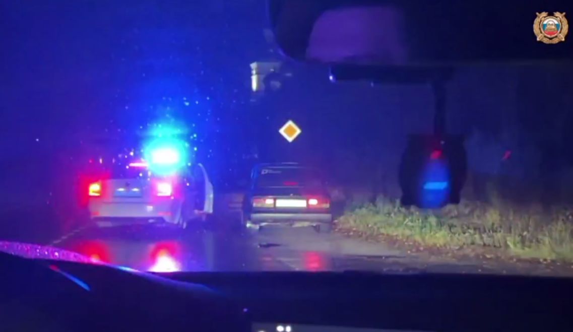 Пьяного водителя арестовали после погони полицейских под Ярославлем