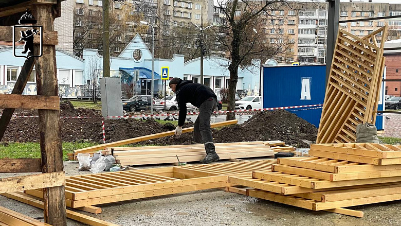 В Ярославле в парке 30-летия Победы устанавливают новую сцену