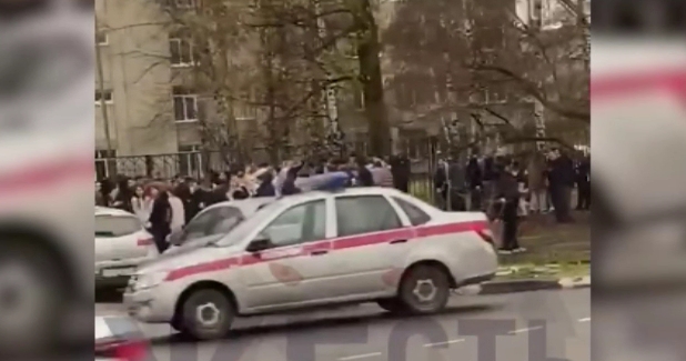 В Ярославле эвакуировали колледж на Тутаевском шоссе из-за сообщения об опасном предмете