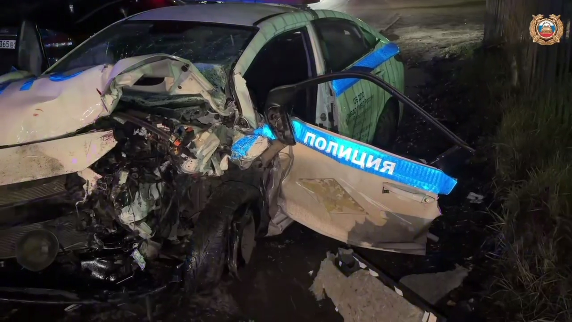 В тройном ДТП с патрульным авто пострадали три человека