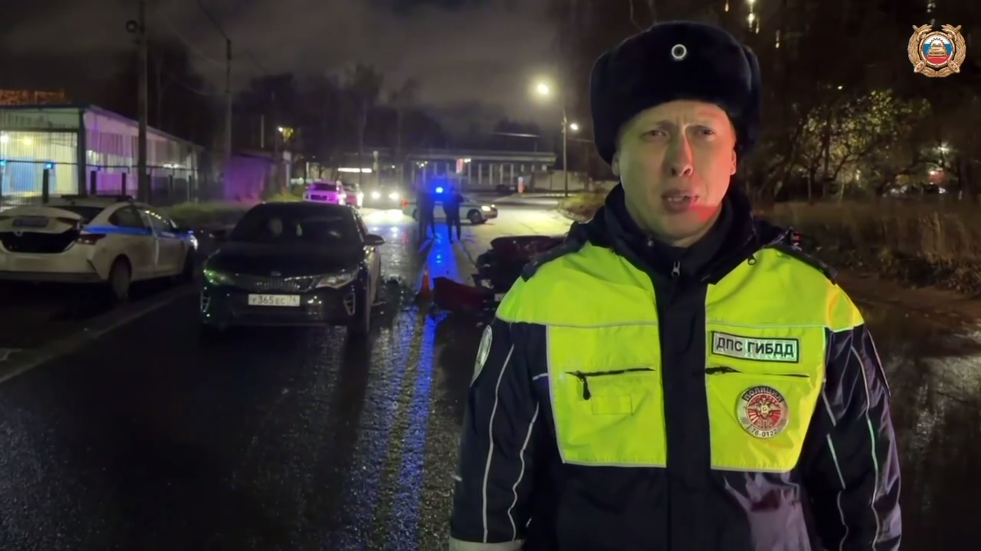 В тройном ДТП с патрульным авто пострадали три человека