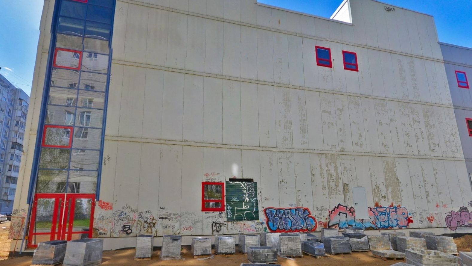 В Ярославле выставили на продажу за более чем 300 миллионов рублей недостроенный торговый центр